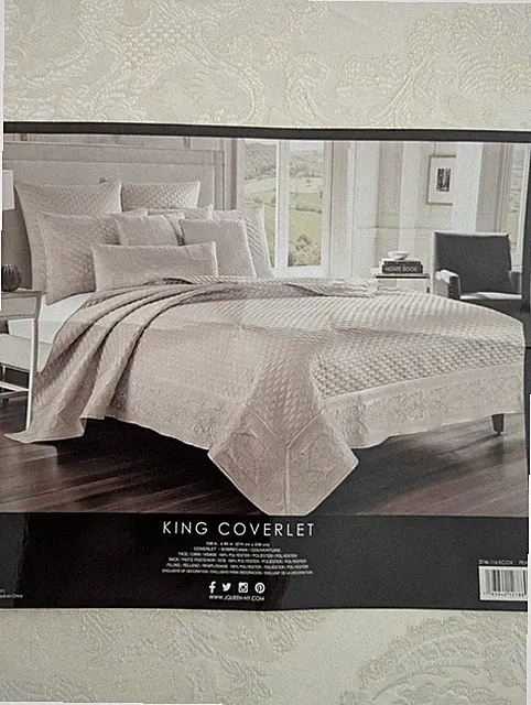 J Queen Lyndon Coverlet 5 Piece Set In Pearl