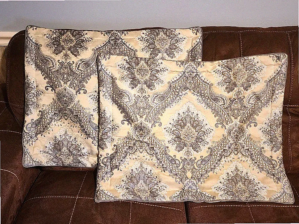 J. Queen New York Demask Medallion Patterned Standard Pillow Shams, 29 3/4" x 23
