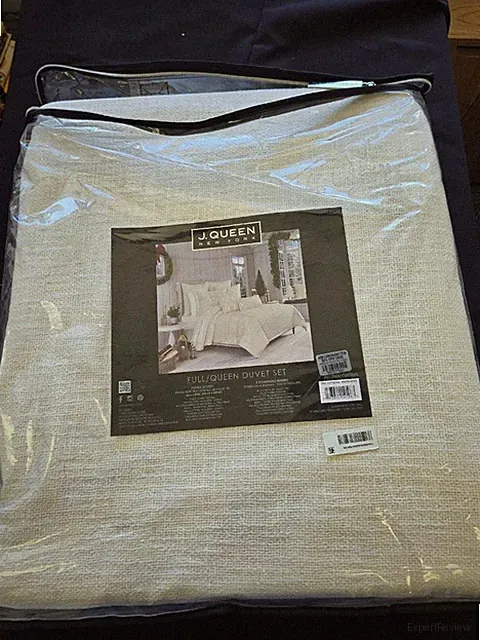#= J Queen New York Full Queen Duvet Set Winter White All that Glitters Gold