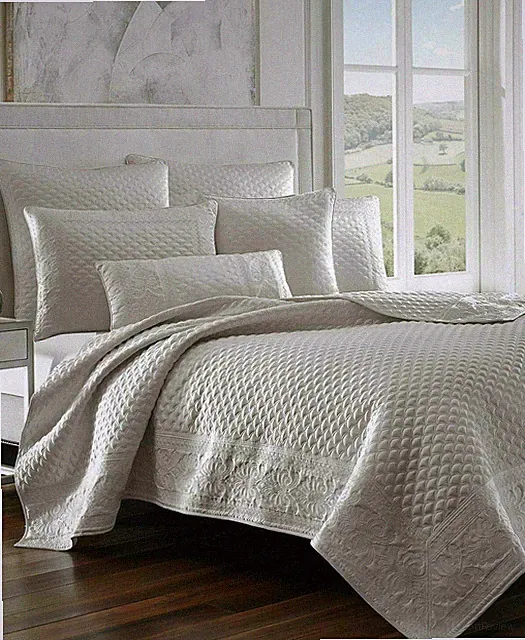 J Queen New York FULL / QUEEN Quilt ONLY Coverlet Zilara - PEARL COLOR NEW