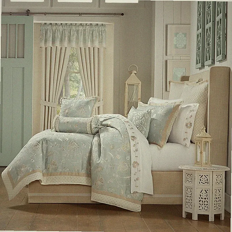 J Queen New York - Garden View SPA 4-Piece Comforter Set Textured