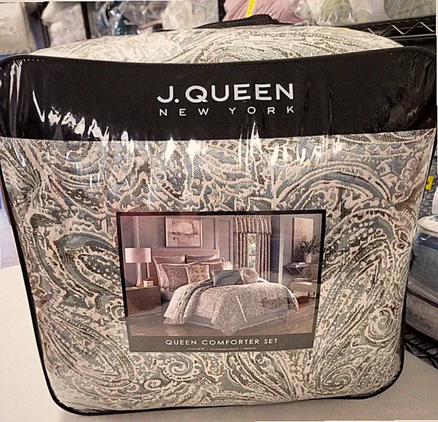 J Queen New York Giovani 4-Pc.Queen Comforter Set Spa