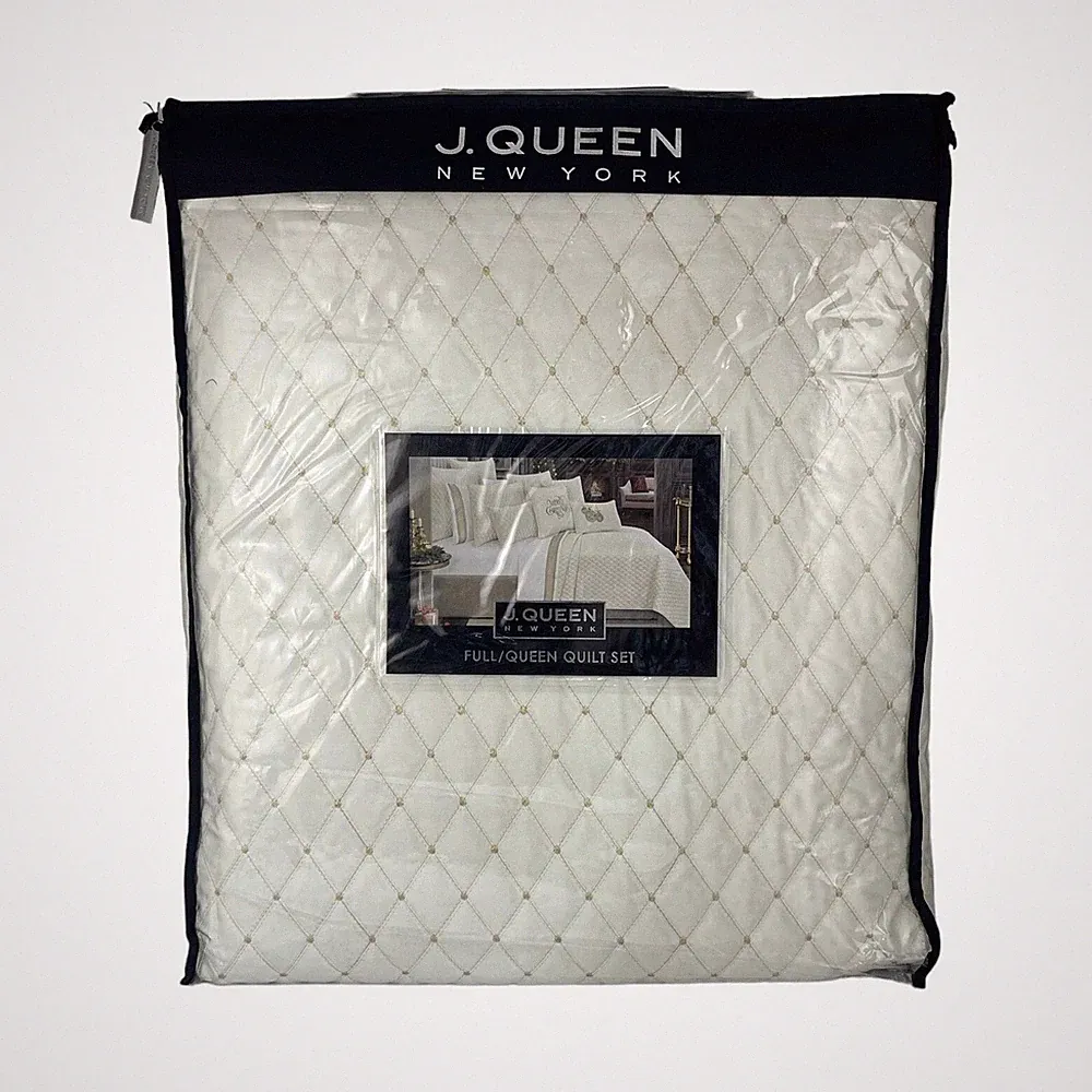 J Queen New York Grandeur Diamond Velveteen QUEEN Coverlet Set CREAM 90" X 90"