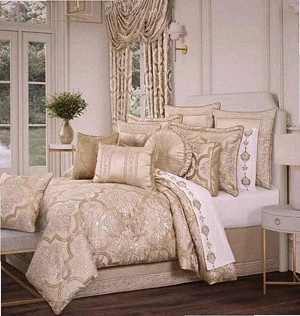 J QUEEN NEW YORK INC Sezanne KING 4Pc. Comforter Set - CHAMPAGNE NWT