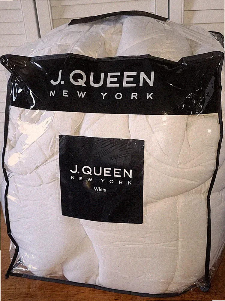 NIP J. Queen New York Ultra Loft Mattress Topper Queen Size 60"x80"